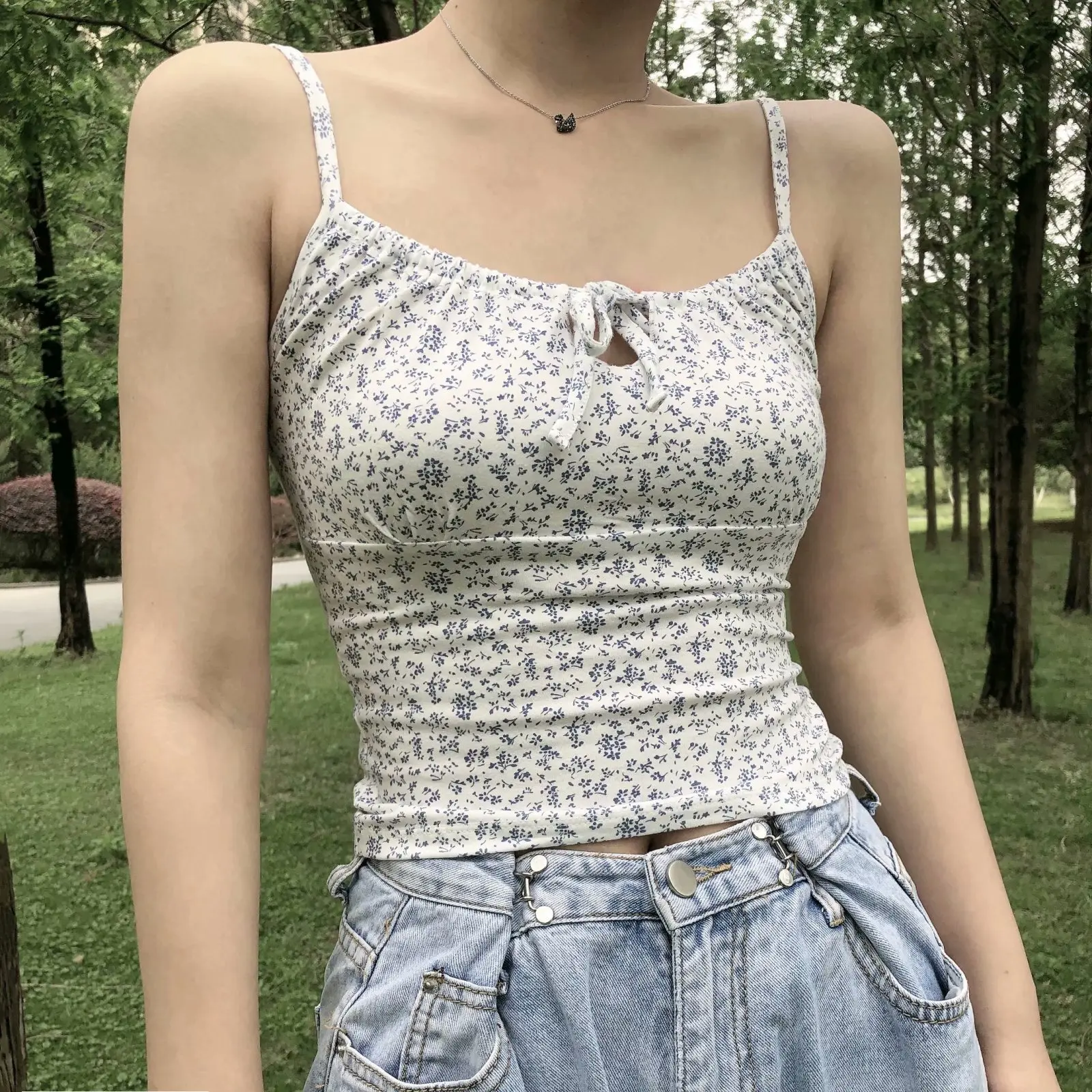 

Floral Print Bow V Neck Camis Women Chic Lace Trim Sleeveless Slim Crop Tops Vest Sweet Casual Fashion Raw Hem Tank Top Y2k New