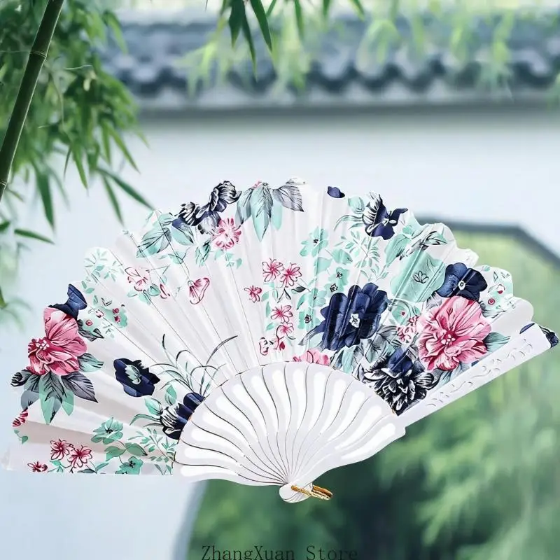 Klappbarer Handfächer aus Kunststoff zur Raumpräsentation mit Blumenmuster 3XUF – Detail 4