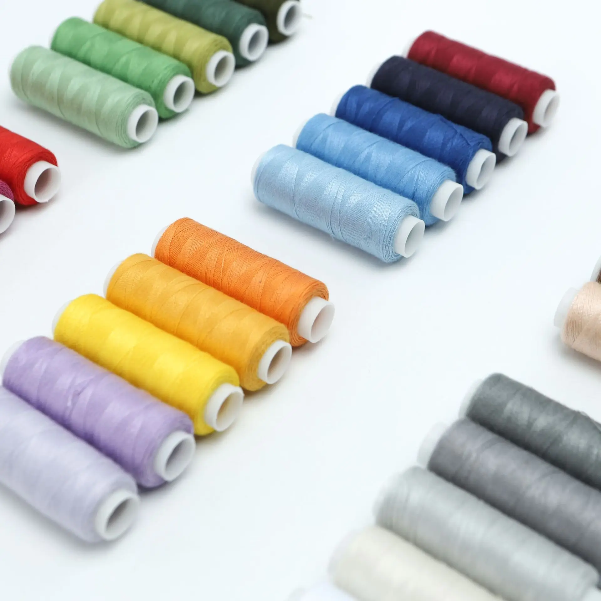 

30 Colors Of 200 Meters Per Cone Spun Polyester Sewing Thread 402 Durable Regular Household Hand Stitching Kit