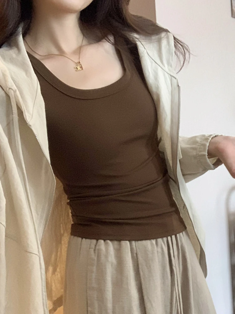 Abbigliamento donna T-shirt slim a maniche corte Top slim fit T-shirt tubino lavorata a maglia con scollo a U femminile Street Wear Sex Sporty 2025 Y2K