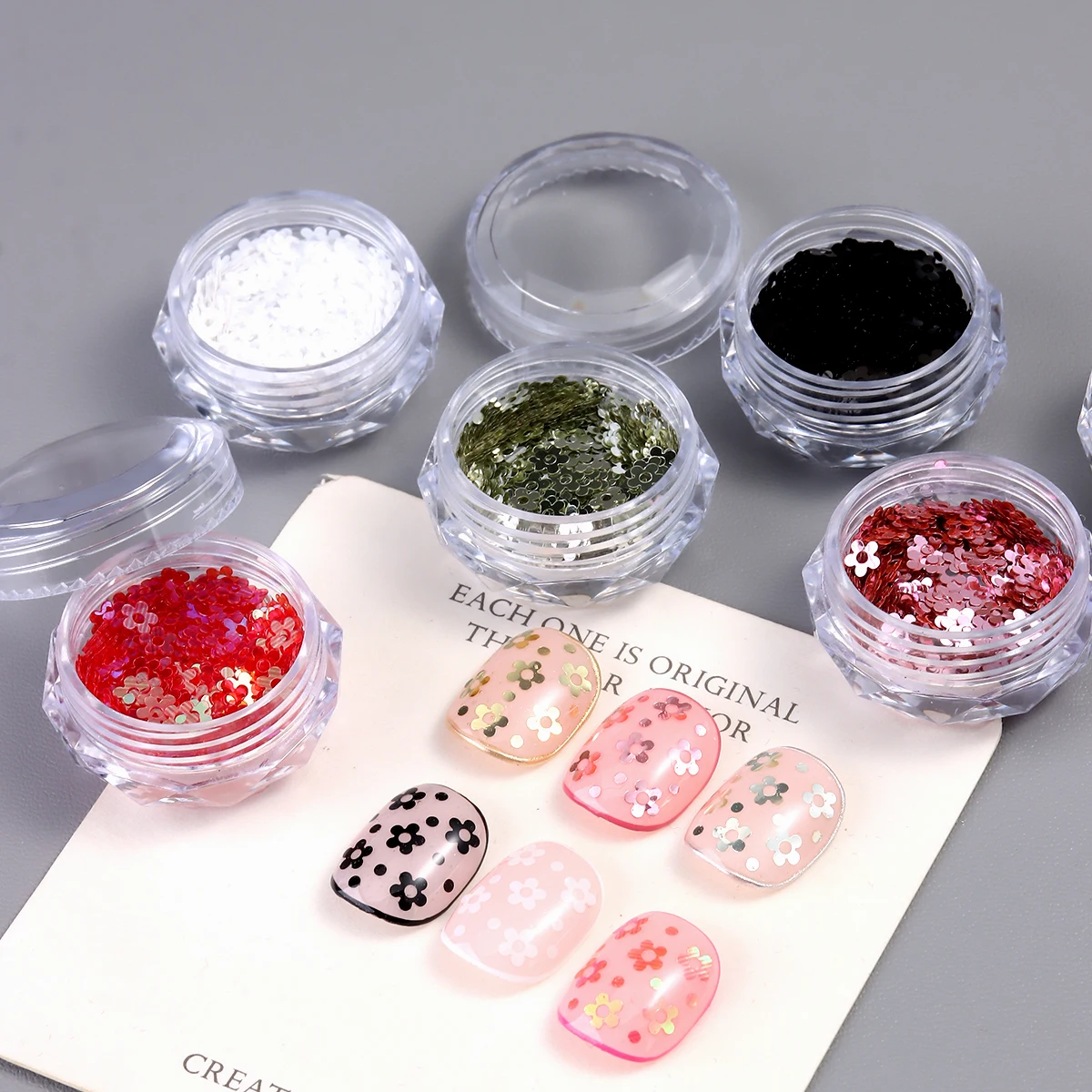 Kawaii 5 بتلات أسود أبيض مسمار الفن تقشر Y2K لامعة الذهبي مسمار زهرة الترتر ثلاثية الأبعاد لامع مسمار السحر ل مانيكير اكسسوارات