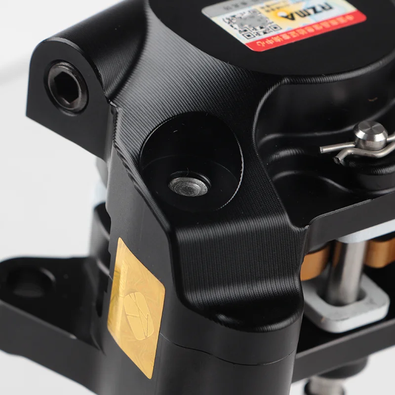 Universal CNC 84mm Pitch Mount รถจักรยานยนต์เบรค Caliper สําหรับ Honda Yamaha Kawasaki Suzuki Aprilia Ducati KTM Dirt Pit Bike ปรับเปลี่ยน