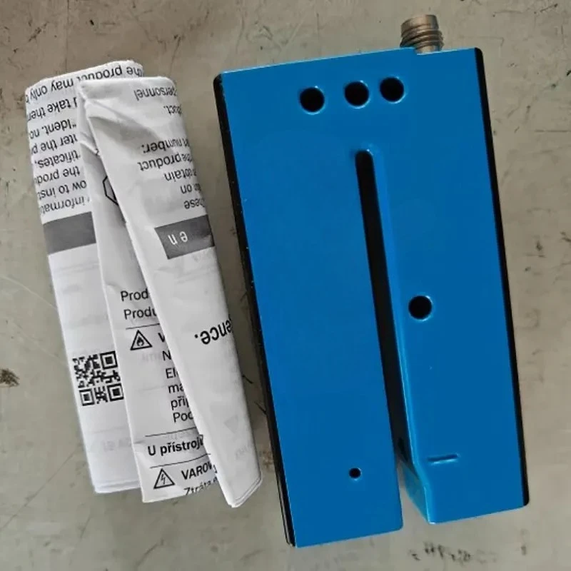 UFN3-70B413 6049678 Ultrasonic Label Sensor