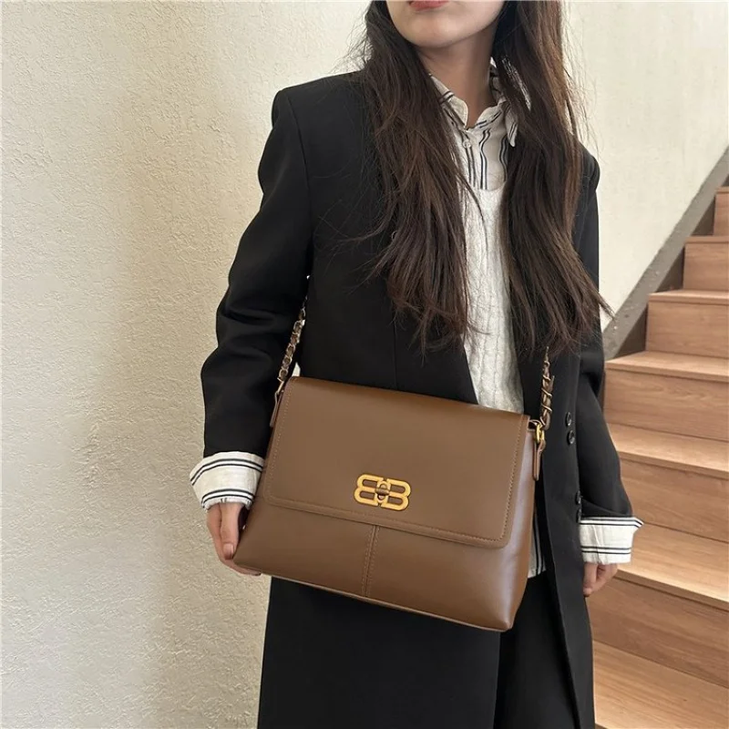 

Fashionable Women's Crossbody Bag in Genuine Leather, Shoulder Messenger by Famous Designer, Luxury Elegant Classic