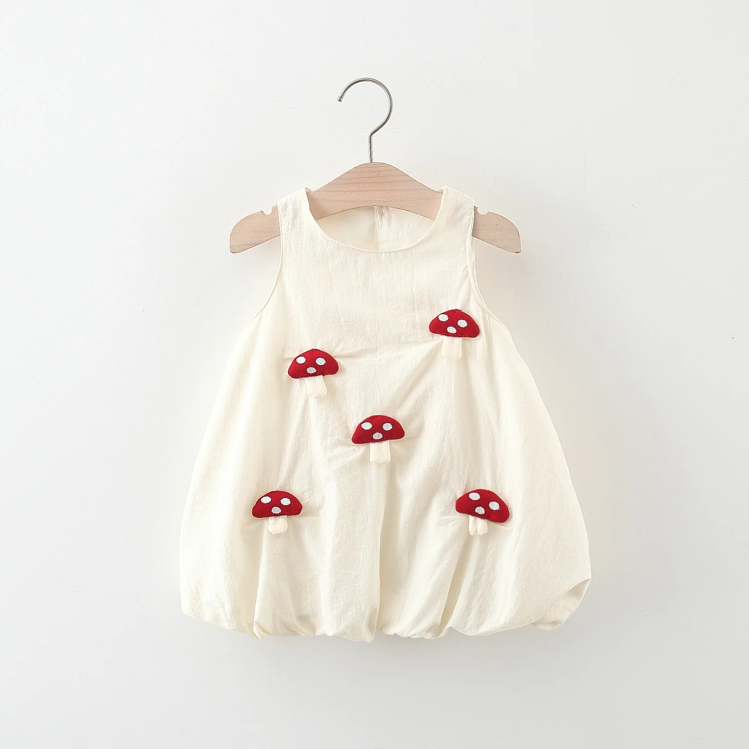 Baby girl dress summer 0-3 year old baby girl three-dimensional duck mushroom strawberry wrinkled cotton dress