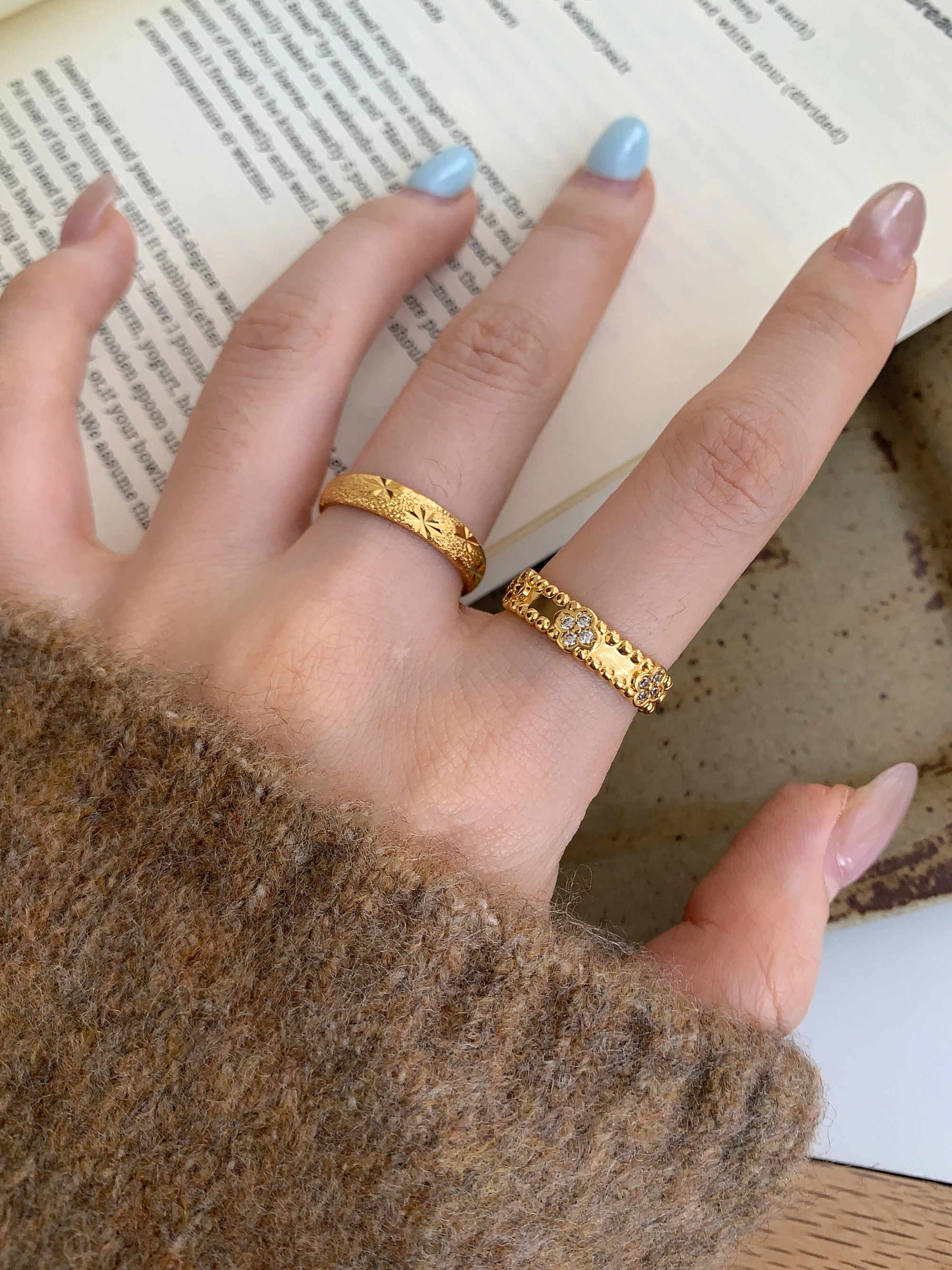 elegante-llavero-de-diseno-con-trebol-de-cuatro-hojas-en-oro-arena-estilo-vintage-para-mujer-regalo-de-cumpleanos-anillo-d