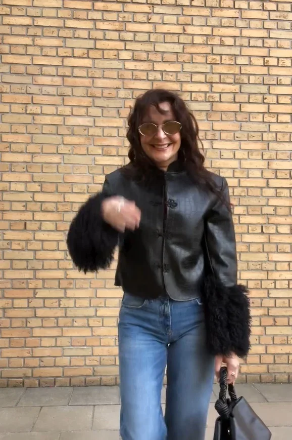 Lady Black Lapel Faux Leather Jackets Slim Patchwork Furry Jackets Fluffy Single Breasted Collar Plush Coats Stylish Casual