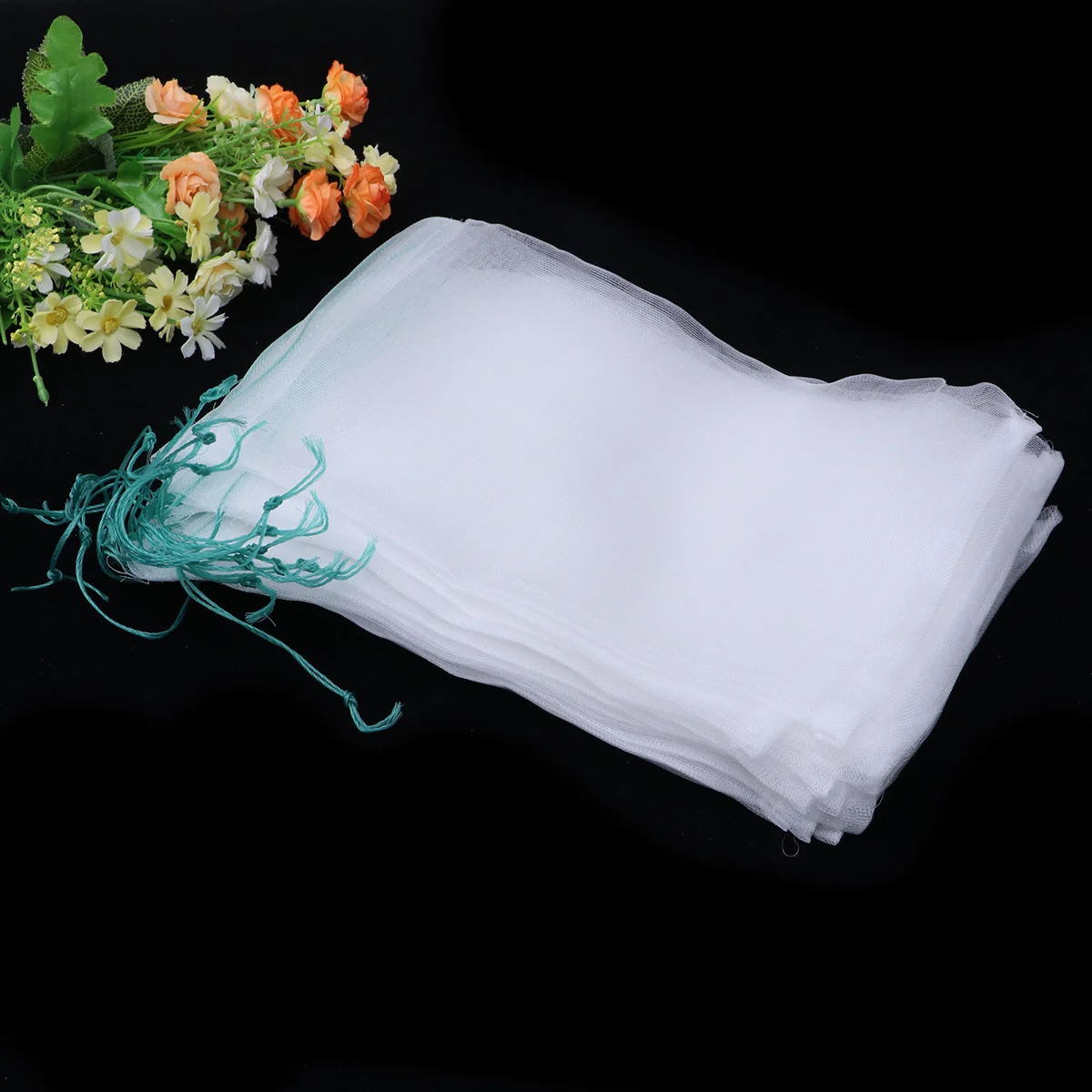 

50Pcs Mesh Insect Barrier Bags Reusable Breathable Garden Fruit Protection Double Drawstring Nylon Mesh Bag for All Growing