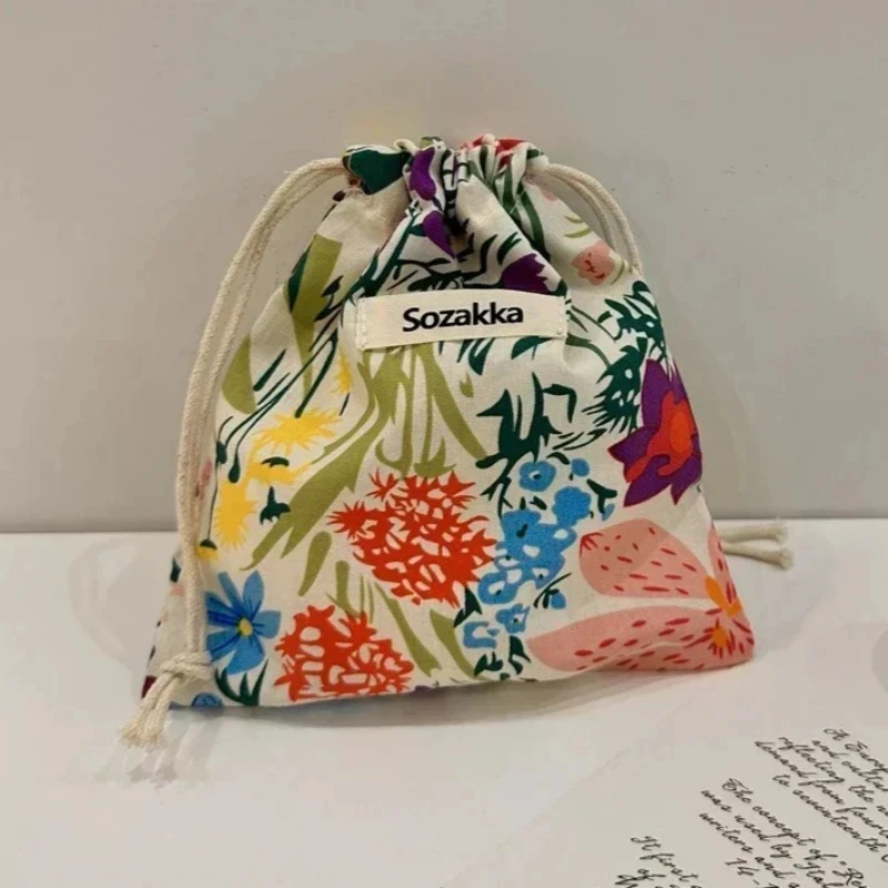 حقيبة مكياج برباط لمستحضرات التجميل على شكل زهور لطيفة عتيقة للنساء، حقيبة تنظيم مستحضرات التجميل المحمولة، حقائب يد لتخزين الحلوى للنساء