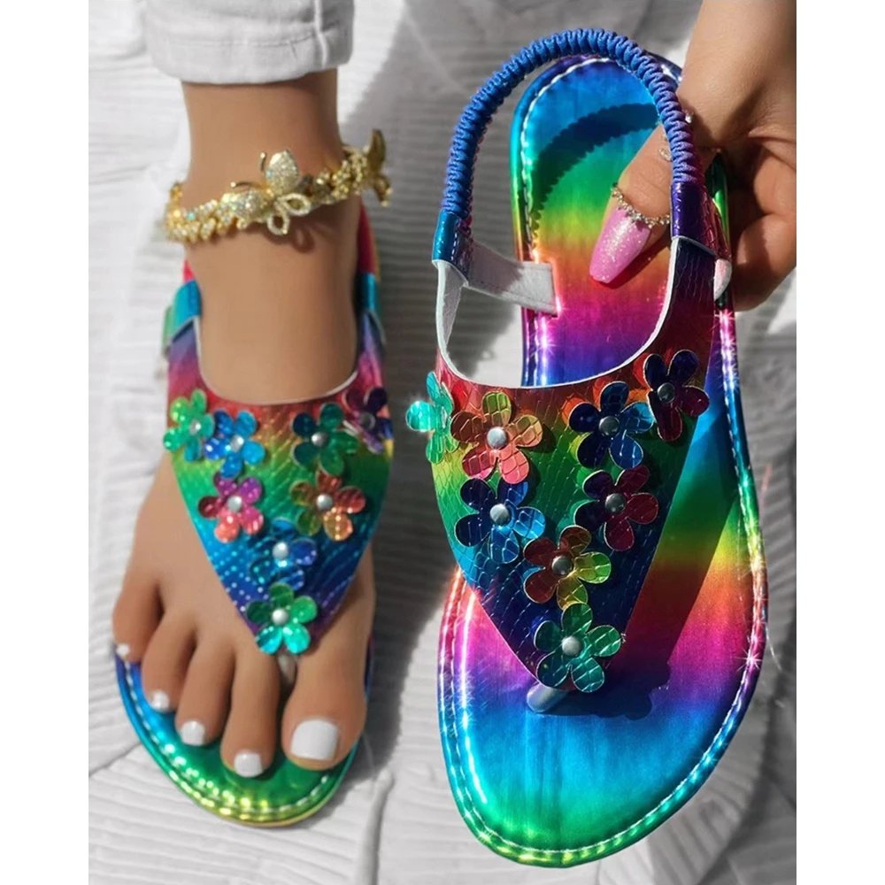 Sandal wanita musim panas, sandal Wanita Mode musim panas, sandal flat warna pelangi, tali belakang elastis, sandal jepit, sepatu gaya Korea