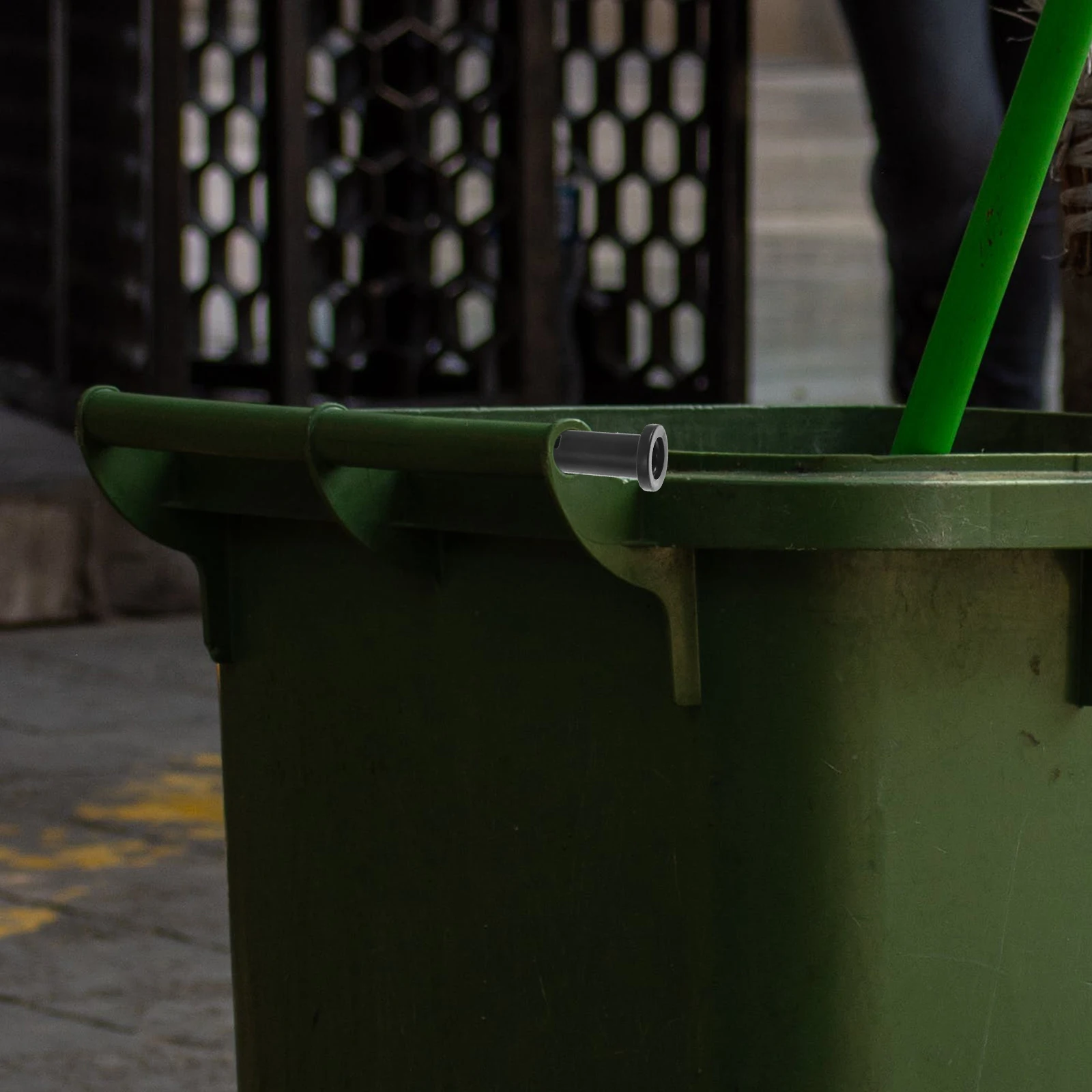 

4pcs Trash Can Lid Accessories 240L Outdoor Plastic Latch Long Pins B Type Dust Bin Buckles Garbage Bucket Parts