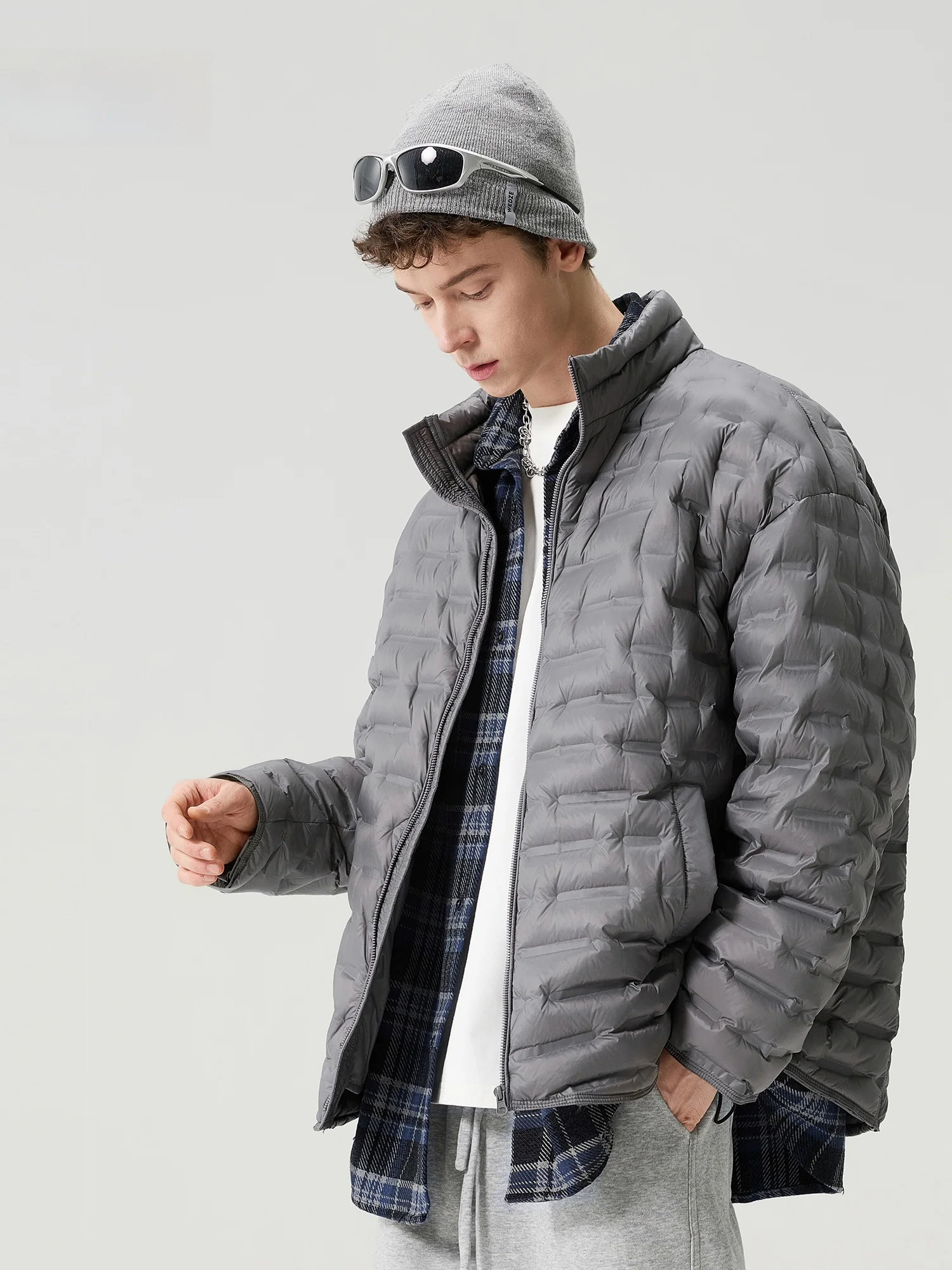 

Мужская легкая пуховая куртка свободного кроя, теплая, белая, с дизайнерскими ребристыми вставками, повседневная, из нейлоновой ткани