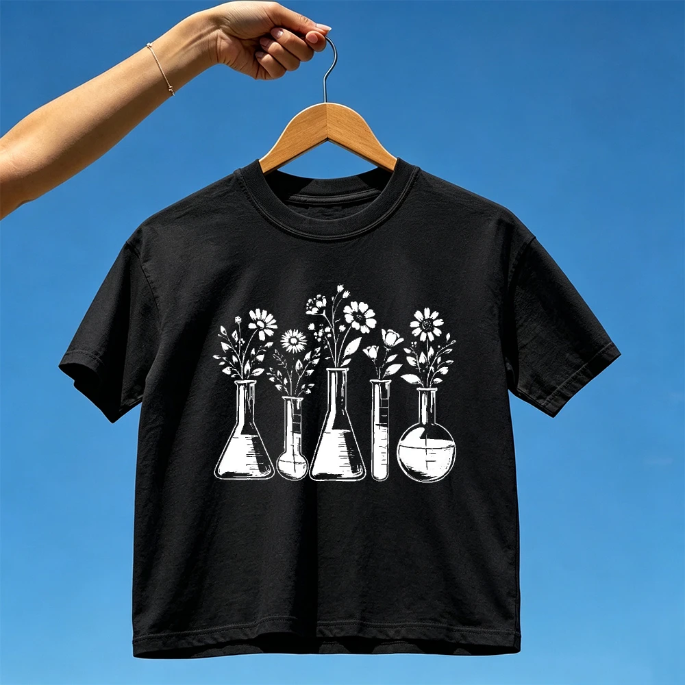 Vintage Science Botanical T-Shirt Women Pure Cotton Chemistry Beaker Wildflower Graphic Tees Aesthetic Short Sleeve Casual Tee