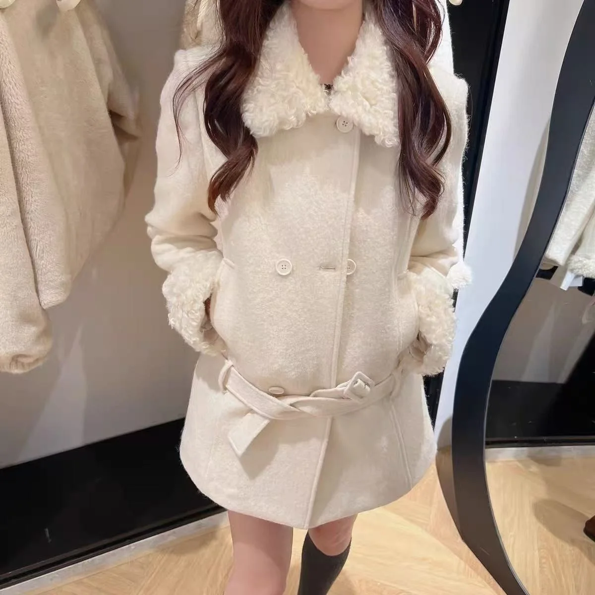 2025 Winter Koreanischer SLE Warmer Wollmantel Zweireihige Knöpfe Mittellange, hochwertige, leichte Maturi-Kreis-Oberbekleidung