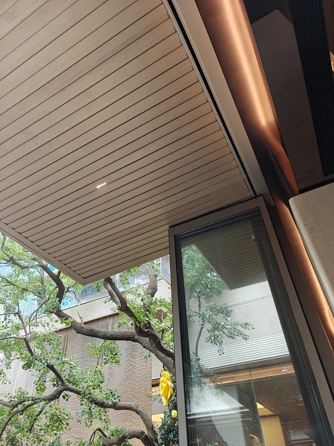 Custom Thermal Transfer Wood Grain Decorative Slat Aluminum Baffle Ceiling for Villa Lobby