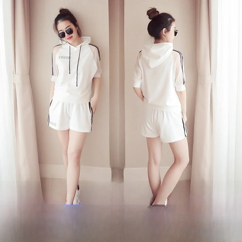 

Женский летний спортивный костюм 2026 года: новая корейская коллекция, худи больших размеров и шорты, модный повседневный комплект из двух предметов