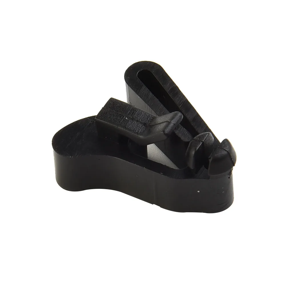 1pcs Fuel Flap Latch Retaining Clip Replacement For LAND Rover For DISCOVERY II 1998 To For 2004 BPX700010 Car Parts Accessories