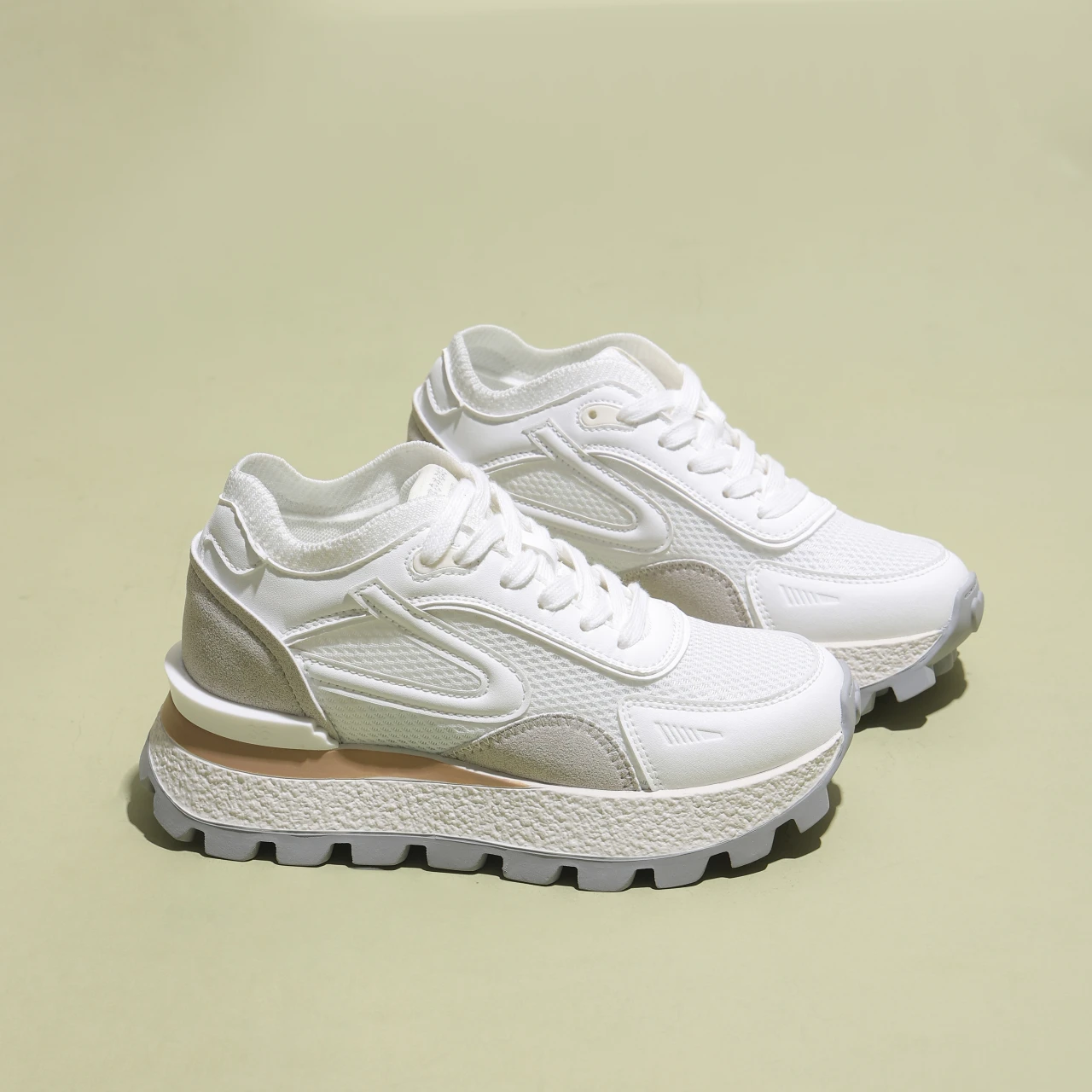 أحذية رياضية نسائية عصرية ذات تصميم علامة تجارية ذات نعل سميك لربيع وخريف 2025 أحذية تنس جديدة برباط علوي شبكي قابلة للتنفس #6