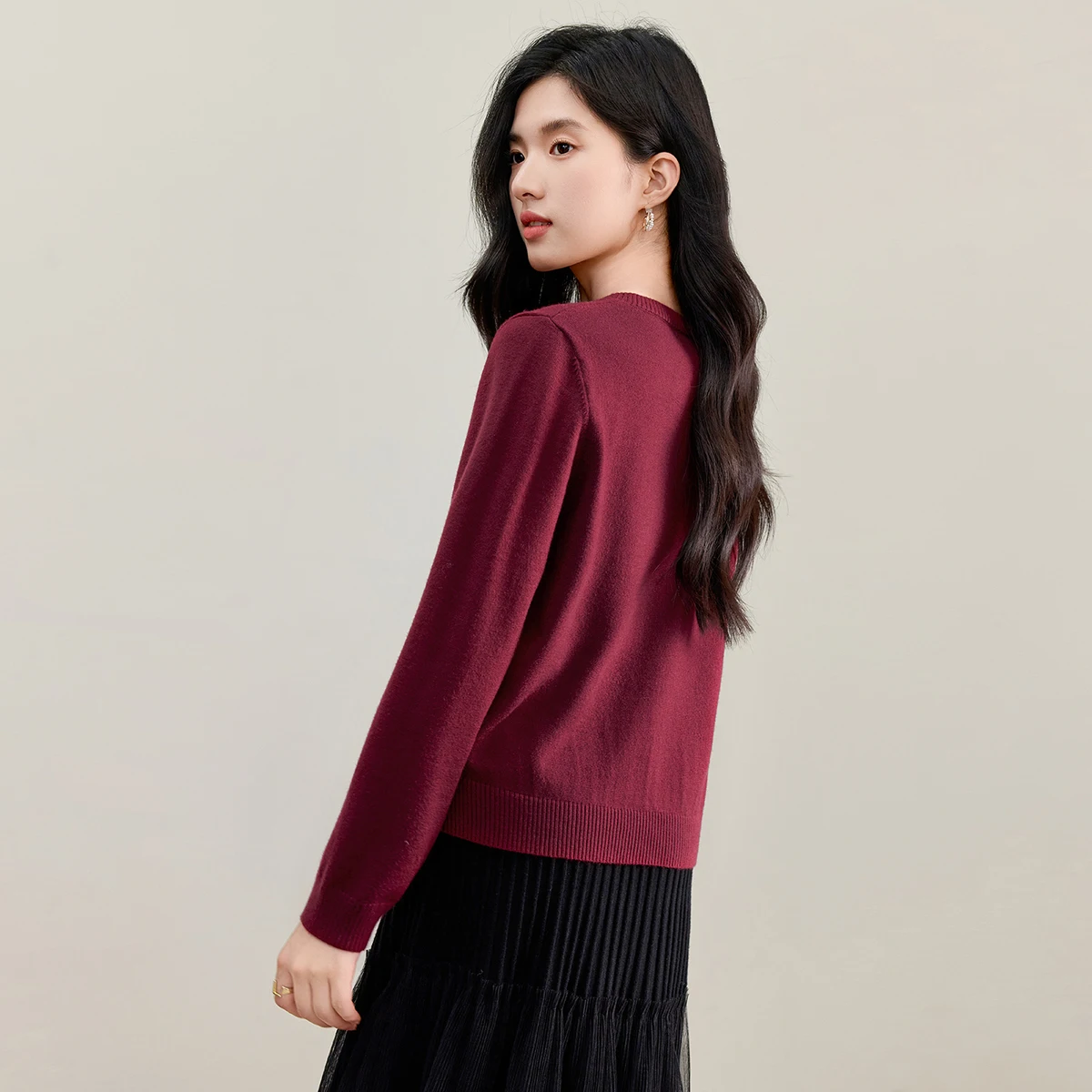 SENTUBILA Women's Lucky Pony Commuter Cardigan 2025 Autumn New Soft O-Neck Single-Breasted Casual Knit Sweater Coat W53EB3516