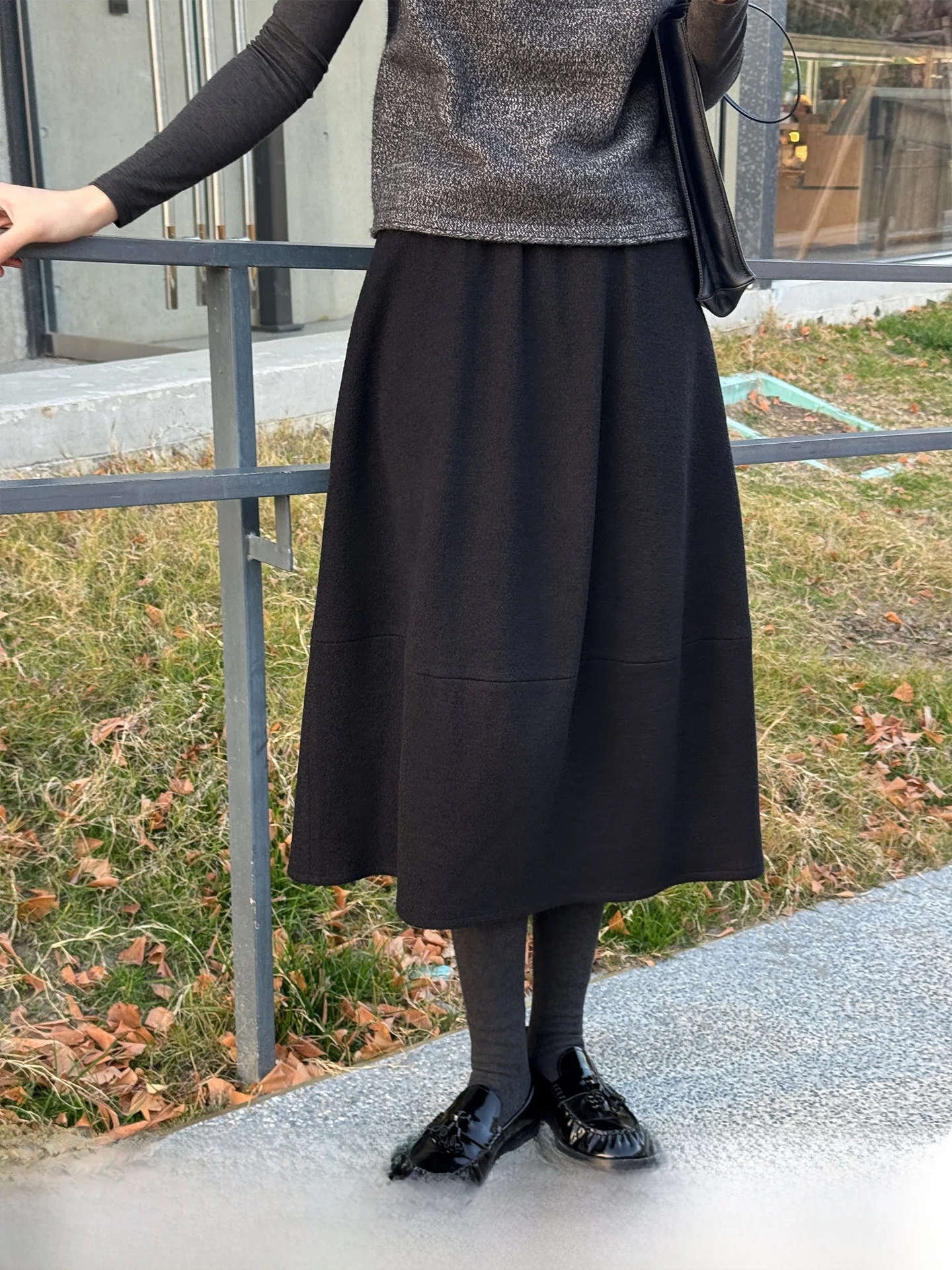 

Шерстяная юбка миди Bla с эластичным поясом, повседневная, модная, для женщин, весна 2026, свободный крой, прямой силуэт, шерсть 60%, вискоза 40%