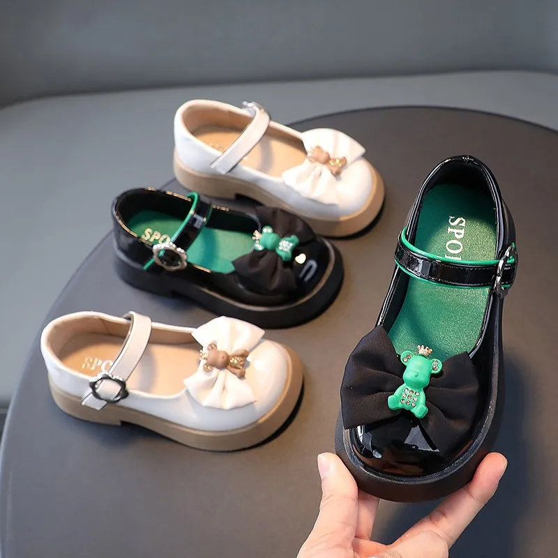 Chaussures de mode étrangère pour filles, chaussures simples pour petite fille, nouveau document d'ours, printemps et automne 2024