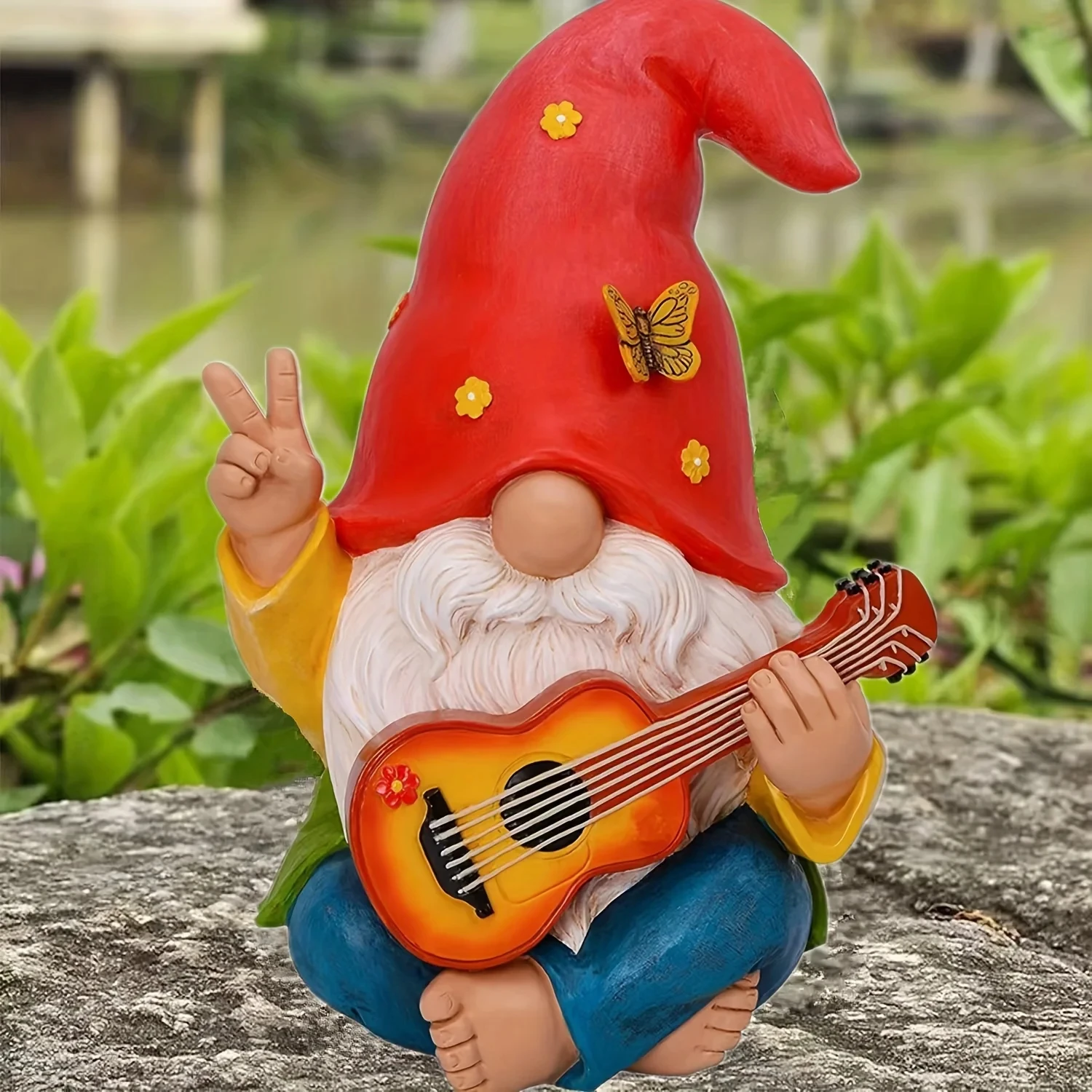 Gnomo Hippie con Guitarra, Estatua de Jardín, Flores Únicas y Símbolo de Paz, Figura de Enano de Resina para Decoración de Patio, Jardín y Hogar