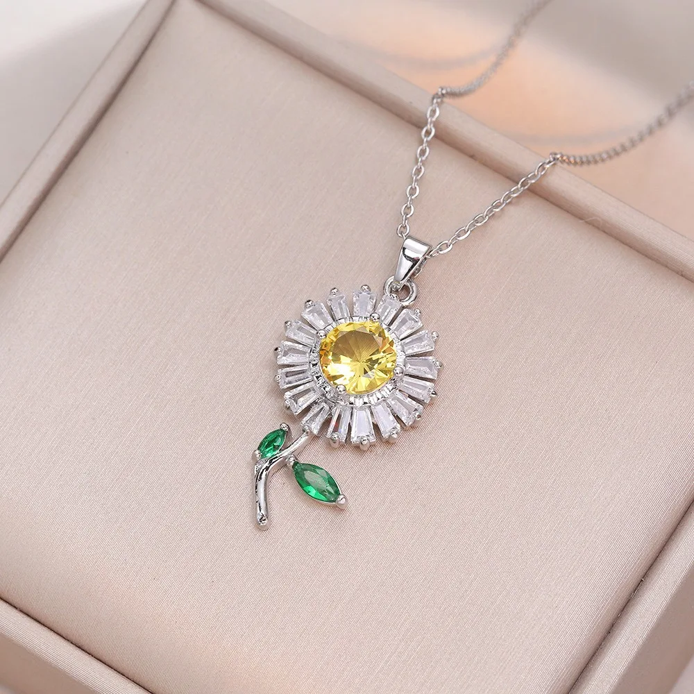 Gorgeous Gold Silver Sunflower Necklace Simple Daily Birthday Party Gift for Mom, Daughter, Girlfriend Copper Necklace for Women