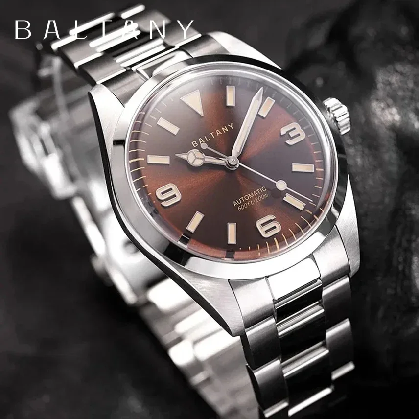 Baltany Vintage Explorer Homage Men\'s Automatic Mechanical Watches S4035 Stainless Steel Bracelet Red Enamel Sunburst Dial Watch