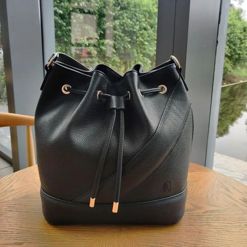 2023 New Women's Bag Large Capacity Drawstring Bucket Bag Crossbody Bag Women's Leisure Fashion Luxury Shoulder Bag Handbag