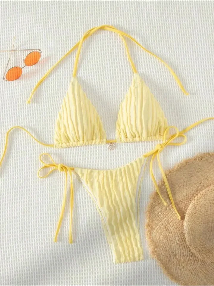Bikini blanco Sexy para mujer, traje de baño de diseñador de Metal con realce de encaje Halter, traje de baño brasileño con Tanga lateral y lazo 2024