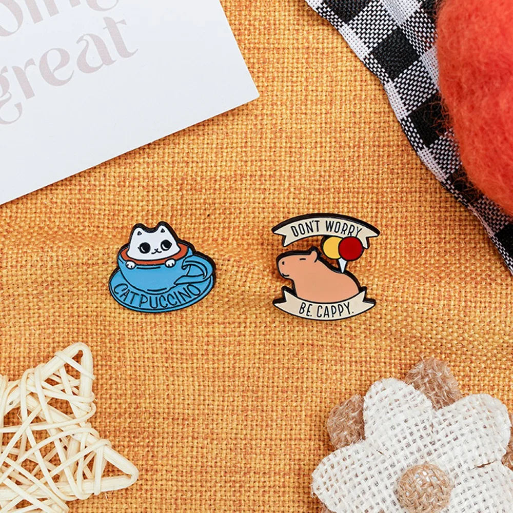 Broches de gato Capybara de dibujos animados, alfileres de esmalte, insignias de solapa de Metal, regalo para niños y amigos
