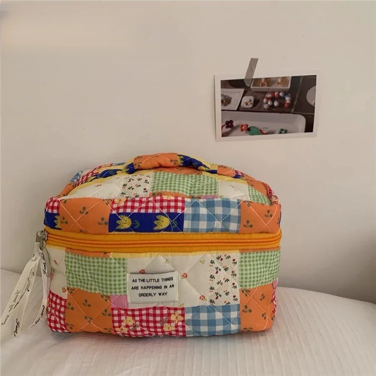 Vintage Women Cosmetic Bags Large Capacity Ladies Storage Bag Casual Travel Female Portable Toiletry Bag Splicing Plaid Handbags