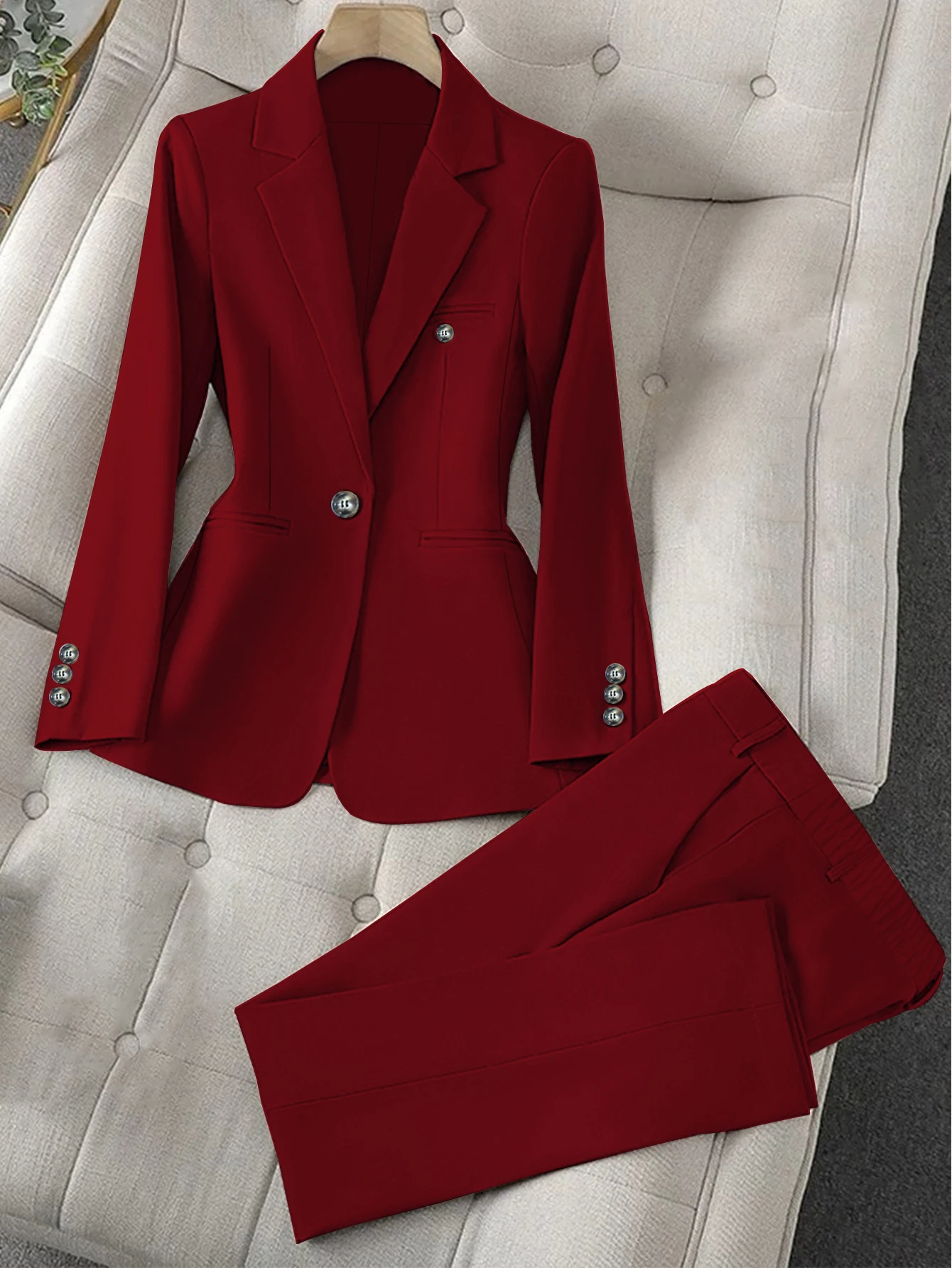 

Two-piece suit, solid color single-button long-sleeve single-breasted jacket, tailored trousers workwear commuter ensemble