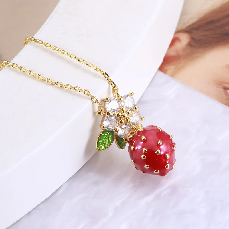 Fashion Enamel Glaze Color Cute Sweet Fruit Red Strawberry Cubic Zircon Flower Age-reducing Necklace Clavicle Chain for Women