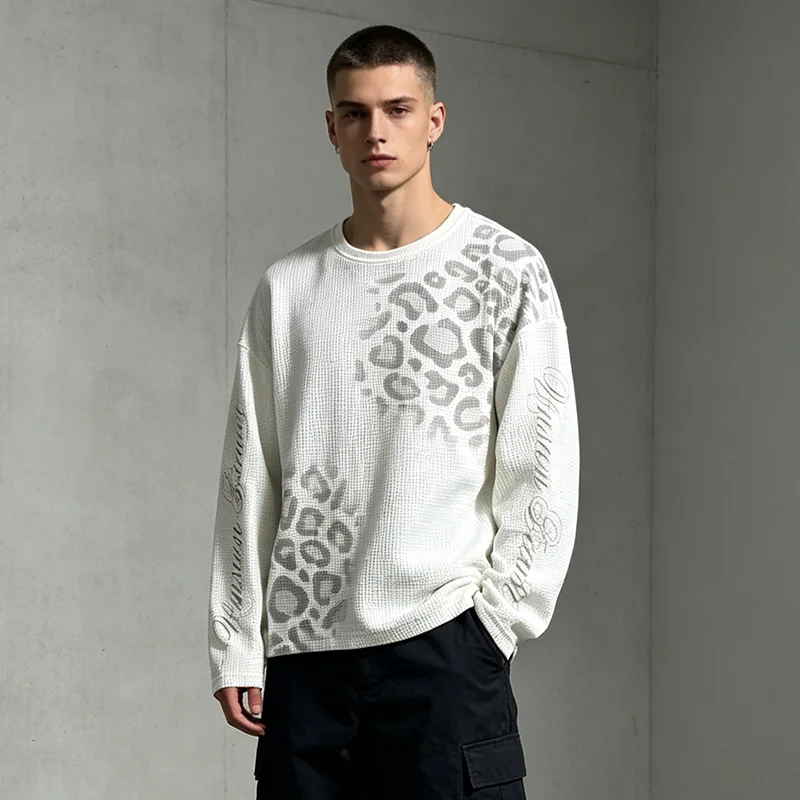 Image of Amerikanisches Langarm-T-Shirt mit Leopardenmuster, Retro-Musterdruck-Oberteil, High-Street-Mode-Trend-Outfit für den Herbst