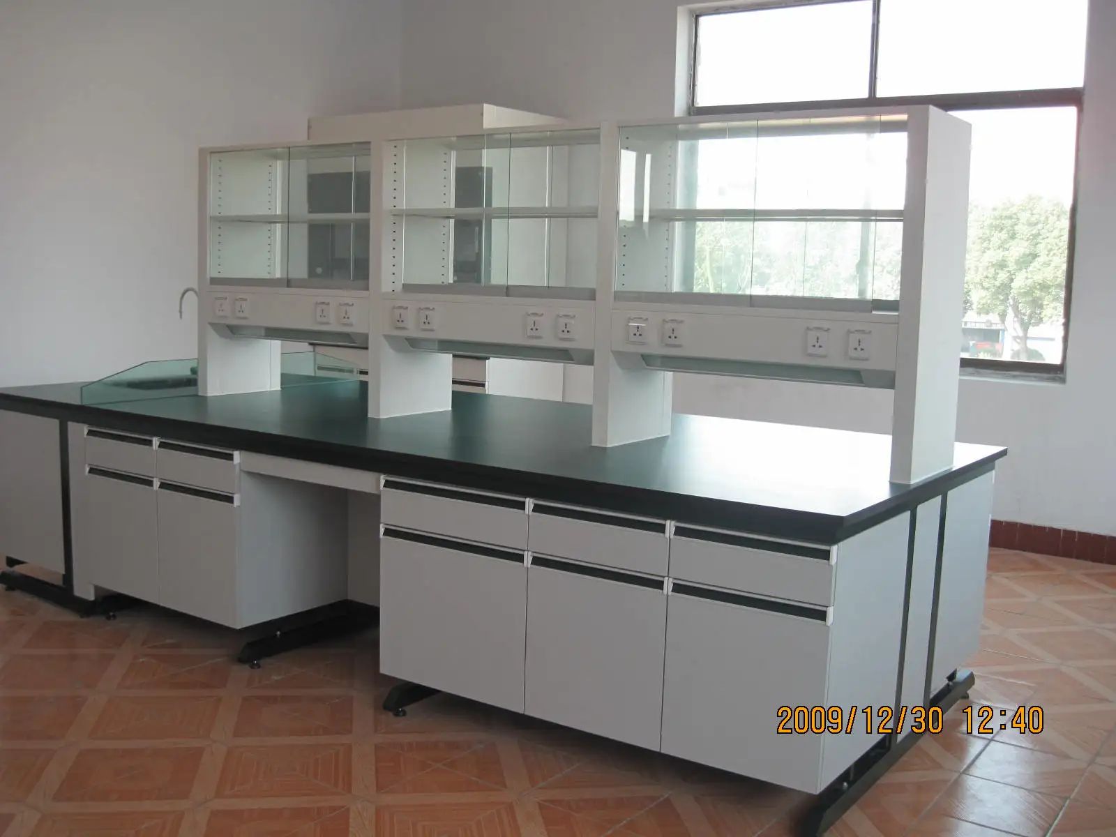 حار بيع مختبر الأثاث مقعد معدني مع خزانة خشبية للمدرسة #3