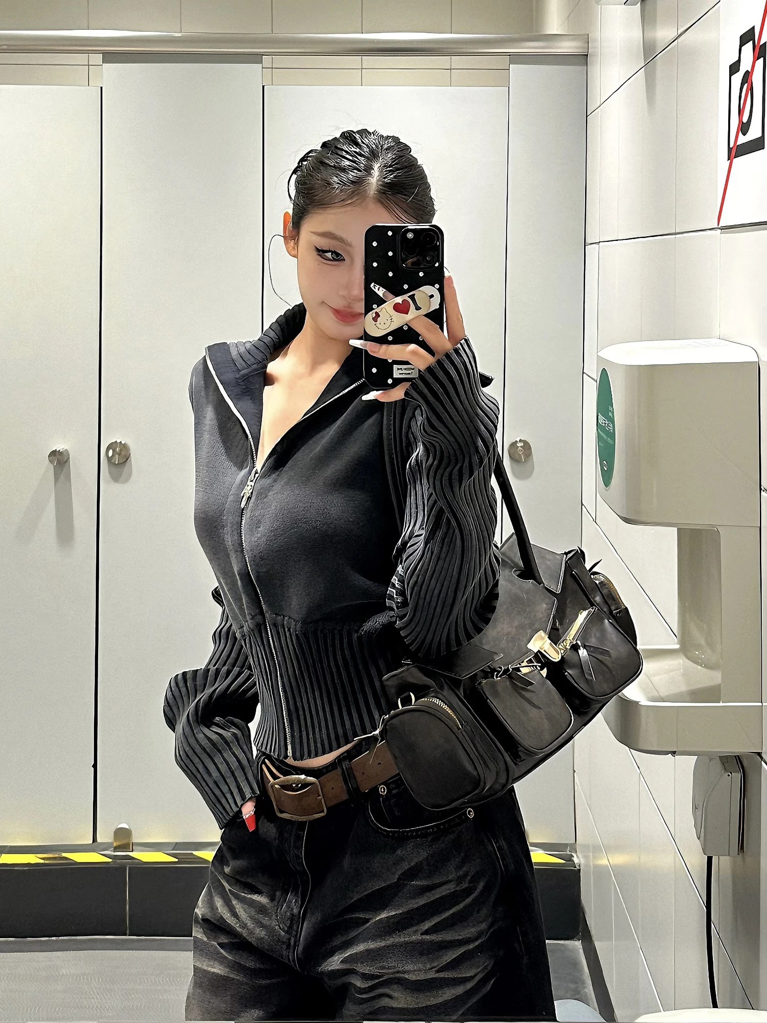 เสื้อคาร์ดิแกนไหมพรมคอสูงสไตล์อเมริกันย้อนยุคสำหรับผู้หญิง ใส่ได้ทุกโอกาส ให้ความรู้สึกหรูหราและเพรียวบาง เหมาะกับฤดูใบไม้ร่วง