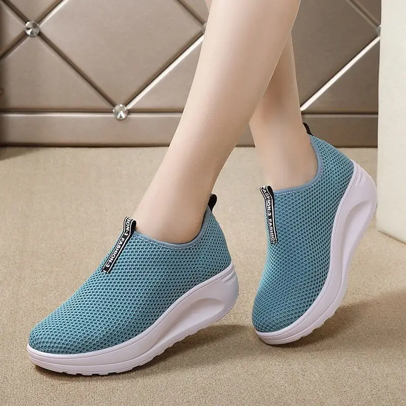 Summer breathable mesh shoes women's ultra-lightweight thick-soled comfortable footwear with anti-slip function for casual wear