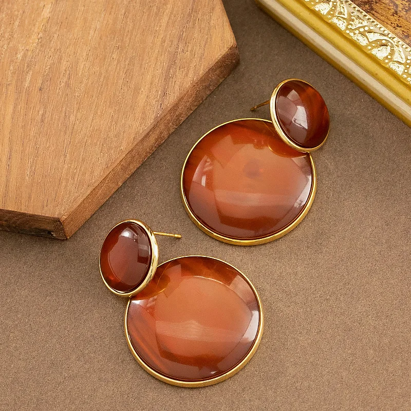 

Fashionable niche atmospheric design geometric large round resin earrings light luxury fashionable high-end earrings for women