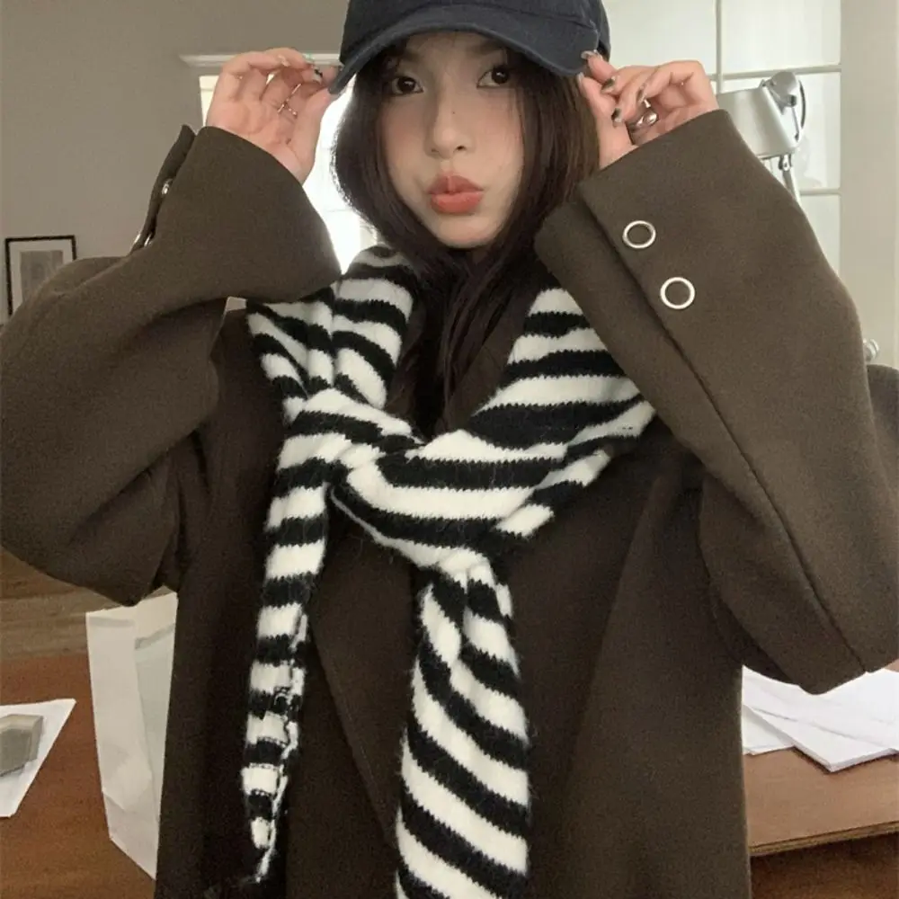 

Fashion Korean Style Striped Scarf Plush Thickened Knitted Triangle Scarf Windproof Neck Warmer Cape Wraps Women/Men