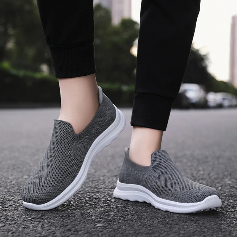 

Men's New Cloth Running Shoes for Men Sneakers One Pedal Soft Sole Leisure Summer Outdoor Shoes Light Breathable Sports Trainers