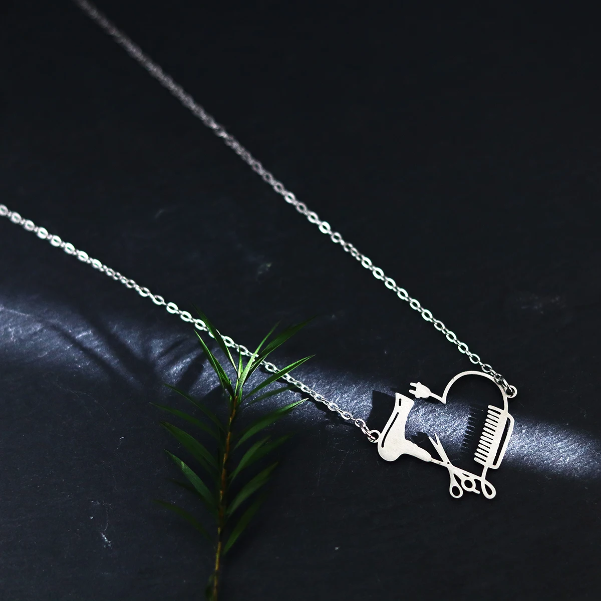 Kinitial Comb Scissor Dryer Heart Necklace Stainless Steel Necklaces For Women Chains Hairdressing Tools Jewelry Gift Wholesale