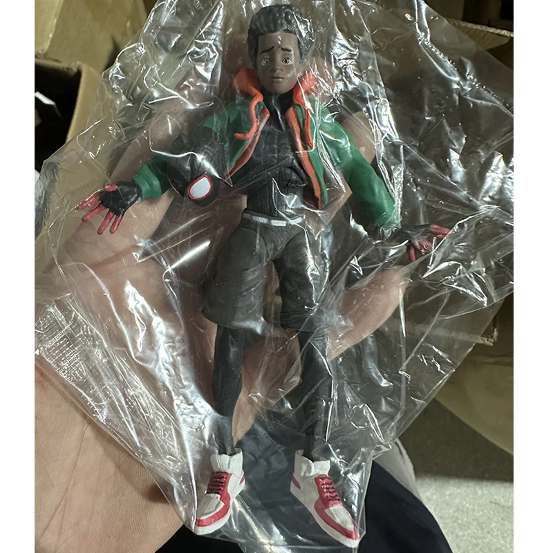 مجموعة ألعاب مجسمة من Sv Action Spiderman Miles Morales Sentinel Marvel Spider-Man Into the Spider Verse