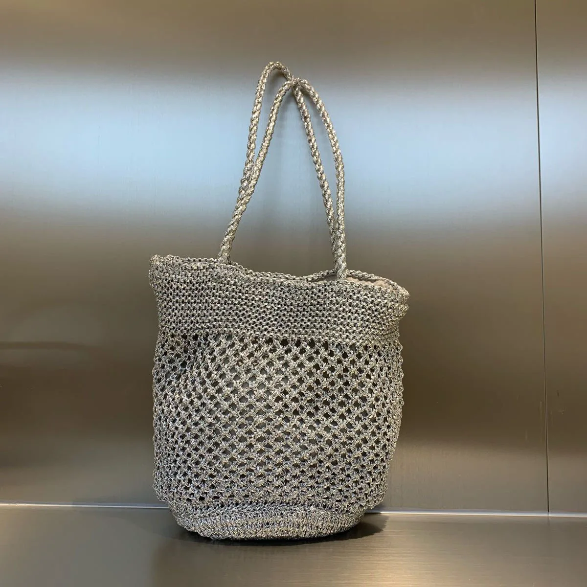

Handmade Crochet Bucket Bags Chic Bag Ladies Silver Tote Handbag Female Shoulder Bag Fashion Women Summer Beach Bag