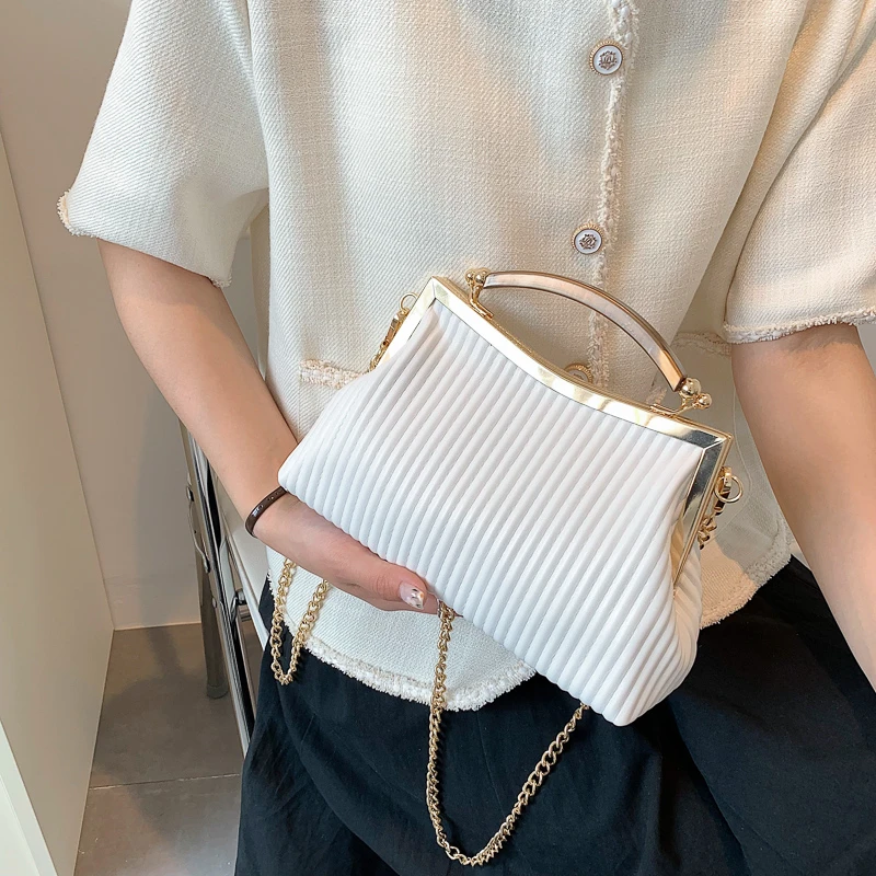 New Ladies High Quality Evening Bag Metal Chain Bag Messenger Bag Fashion Solid Color Leather Shoulder Bag Casual Lock Handbag