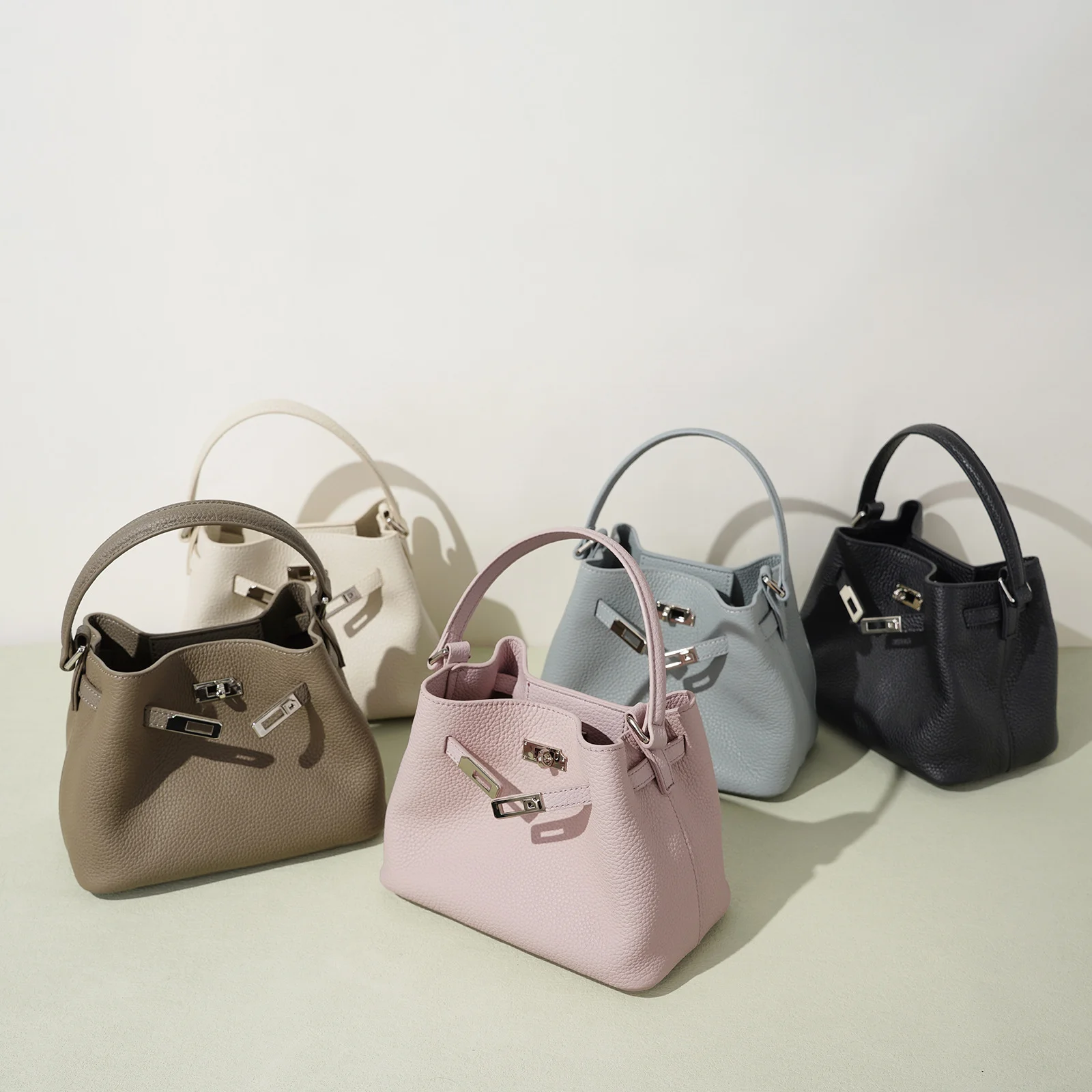 

Autumn Winter Togo Top-layer Cowhide Large-capacity Foreign Style Bucket Bag Women Commuter Versatile Handbags Shoulder Bags