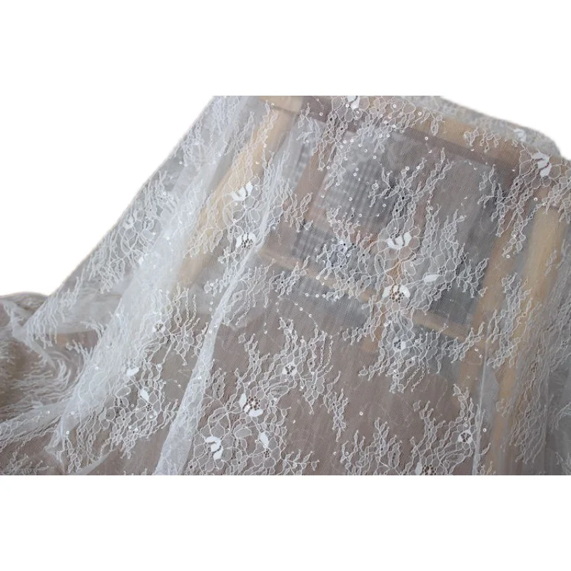 คุณภาพสูงSequinedไม่ยืดหยุ่นผ้าคลุมหน้างานแต่งงานชุดเย็บวัสดุนุ่มขนตาChantillyลูกไม้ผ้า