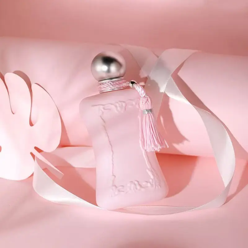 

De'li'na perfume, with sweet fruit fragrance and elegant flower fragrance, Perfect gift giving and self use.