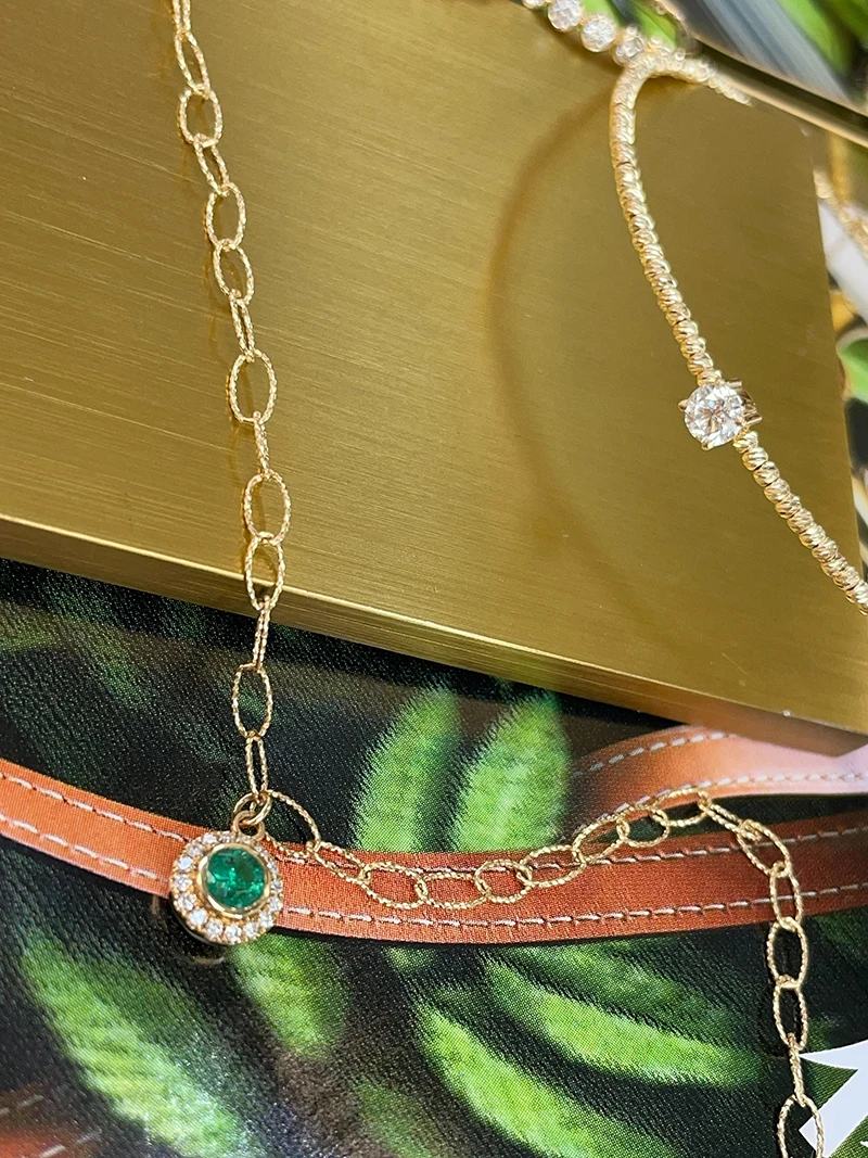 LUOWEND 100% 18K Yellow Gold Bracelet Elegant Style Shiny Diamond Natural Emerald Bracelet for Women Anniversary Gift