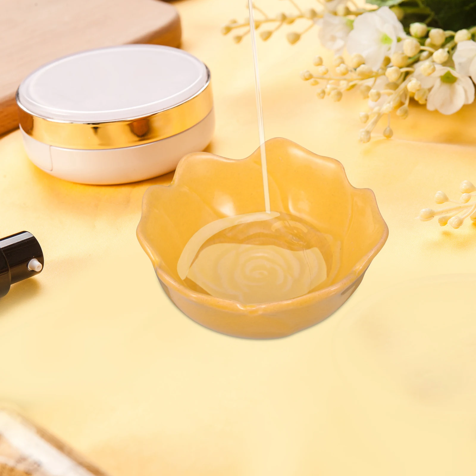 

1Pcs Essential Oil Bowl Creative Flower Shape Ceramic Incense Tray for Aromatherapy Diffuser Porcelain Dish Compact Aroma Holder